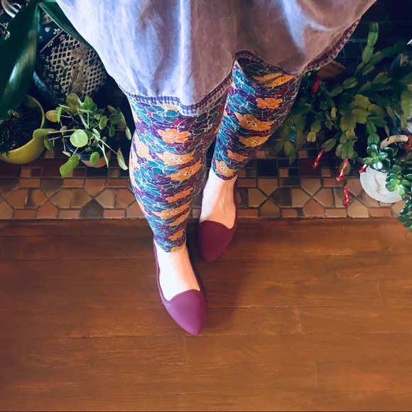 🔴4 for 25🔴 LuLaRoe OS Floral Leggings - Picture 3 of 5